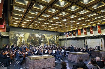 Общедоступный концерт на площади Победы в честь 80-летия оркестра